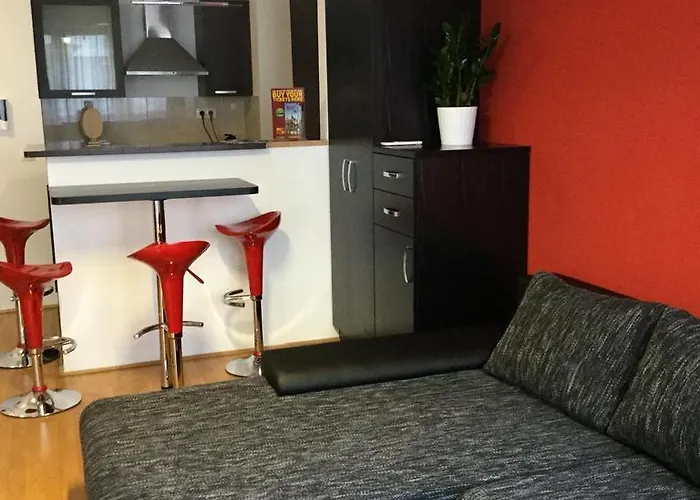 Lia\'S Apartment In Gozsdu And Free Parking